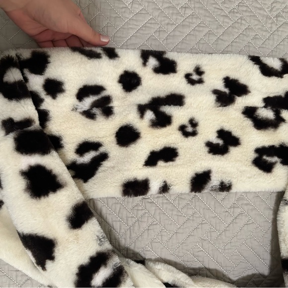 Patterned Scarf Faux Fur - Picture 3 of 4